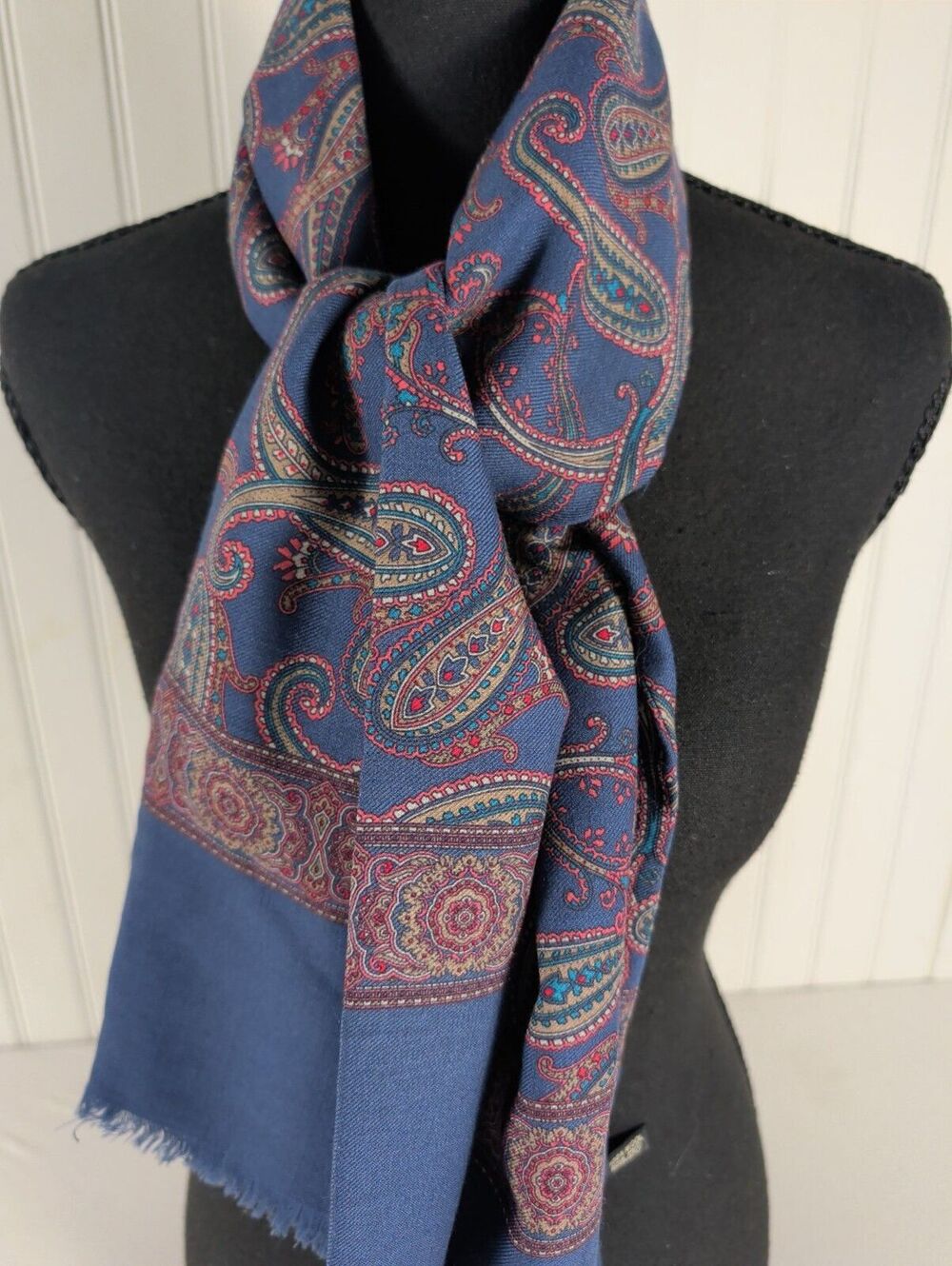 Vintage Geoffrey Beene 100% Pure Wool Navy Paisley Scarf